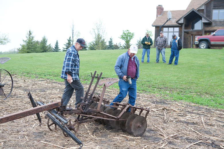 Photo link to 2010 Spring Plow Day